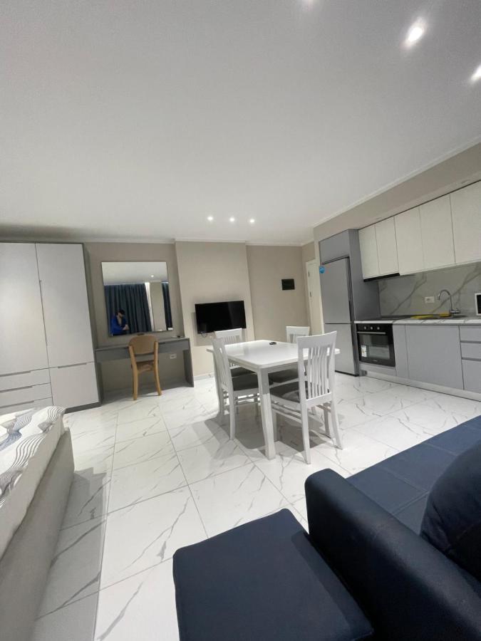 Modern Beachfront Apartments Sarande Ngoại thất bức ảnh