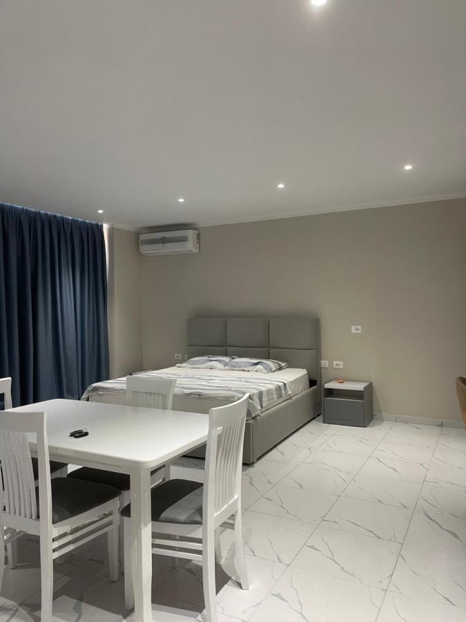 Modern Beachfront Apartments Sarande Ngoại thất bức ảnh